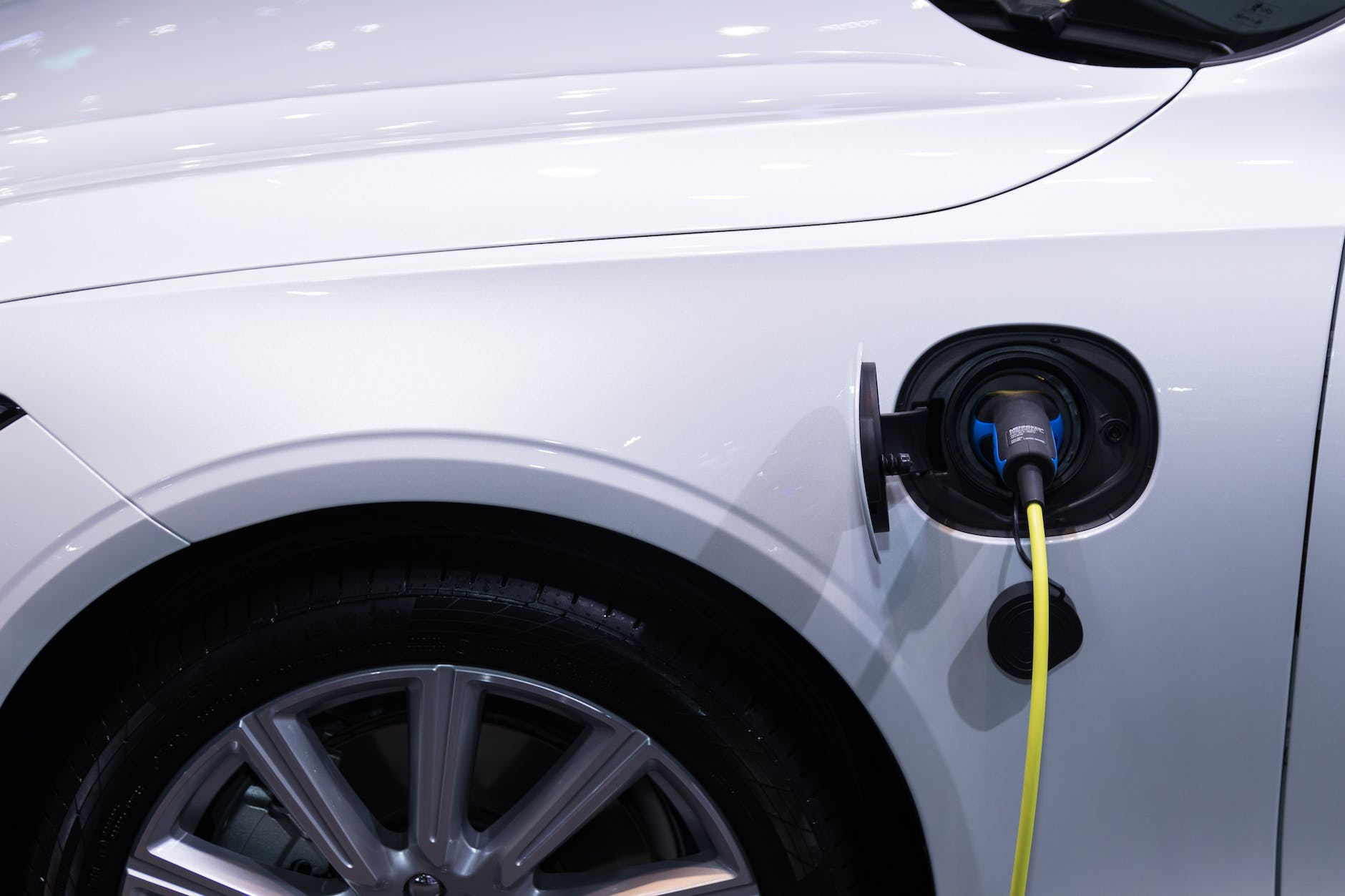 Elektrikli Araç Şarj İstasyonu Kurmak İçin Yönetimin Onayı Gerekir mi?